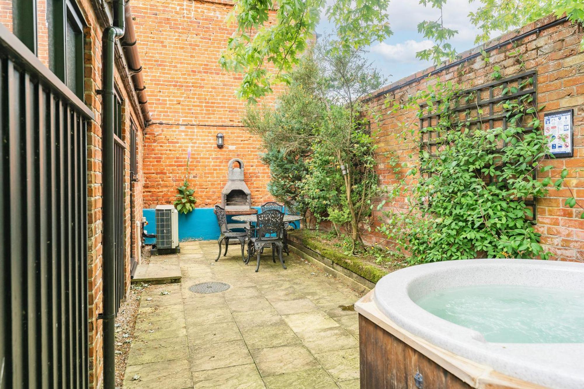 The Orangery - Bnb Suites Thurning  Екстериор снимка